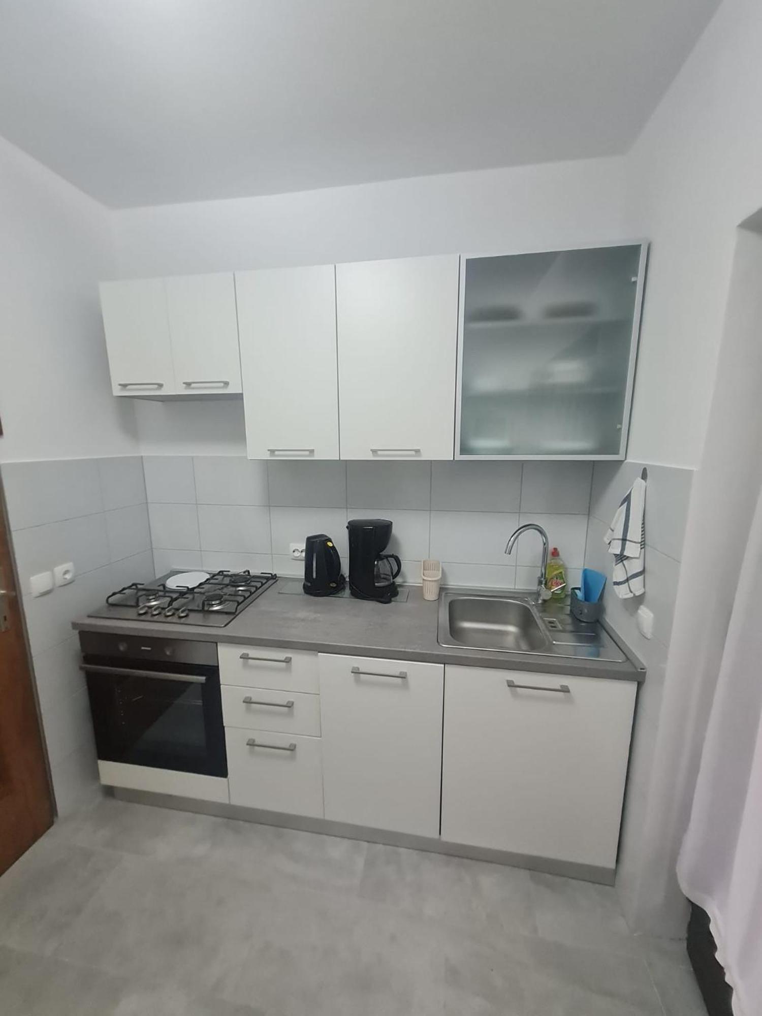 Apartment Anton Pinezići Exteriör bild